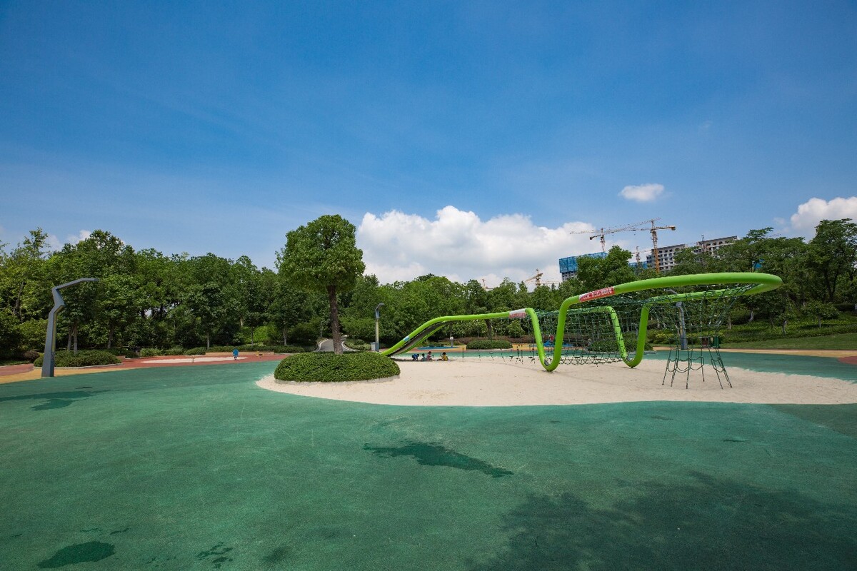 橄榄球预选赛焦点战:庐州迅豹队淘汰对手庐州巨龙队,外线火力全开。教练团队居功至伟(巨石达阵橄榄球) 橄榄球预选赛焦点战:庐州迅豹队淘汰对手庐州巨龙队,外线火力全开。教练团队居功至伟(巨石达阵橄榄球)